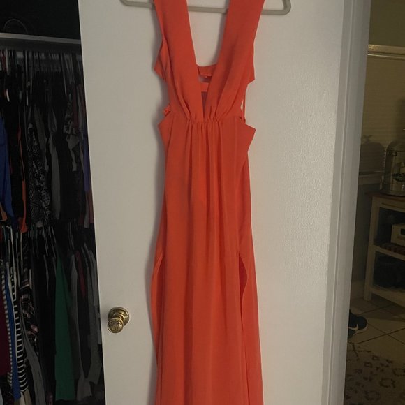 BCBGMaxAzria Alda Plunging V Neck Dress - Picture 4 of 7